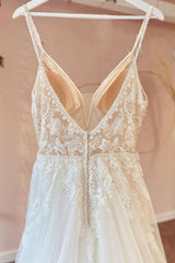 Wedding Dresses Long Sleev, Modest Long A-line V-neck Spaghetti Straps Tulle Wedding Dress with Appliques Lace
