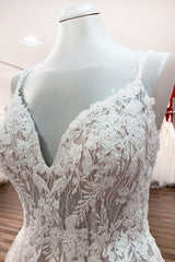 Wedding Dresses Tops, Modest Long Princess V-neck Tulle Spaghetti Straps Wedding Dress with Lace
