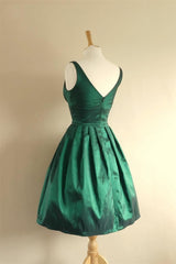 Bridesmaid Dress Tulle, V Neck Green Short Handmade Charming Homecming Simple Homecoming Dresses