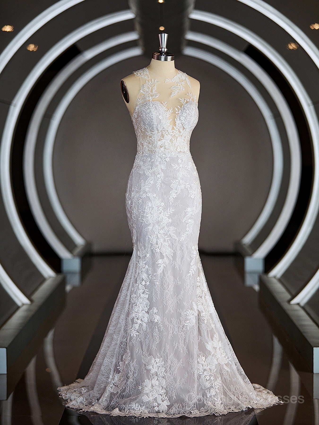 Wedding Dress Top, Sheath/Column Scoop Court Train Lace Wedding Dresses with Appliques Lace