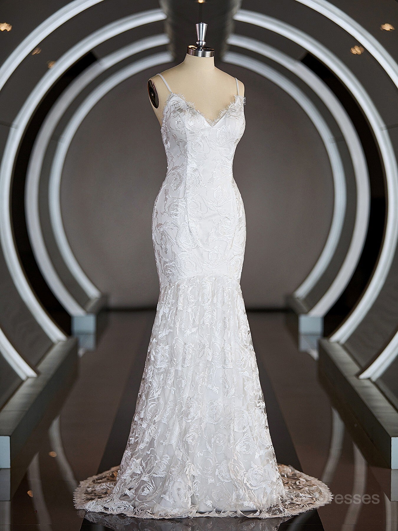 Wedding Dresses Elegant Simple, Sheath/Column V-neck Sweep Train Lace Wedding Dresses with Appliques Lace