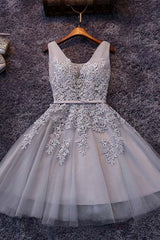 Homecomming Dresses Fitted, Tulle A-line V-neck Knee-length Lace Short Prom Dresses,Homecoming Dress with Applique