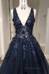 Formal Dresses Fall, V Neck Beaded Black Lace Appliques Long Prom Dress, Black Lace Formal Graduation Evening Dress