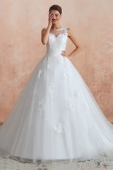 Wedding Dresses Beach, White Ball Gown Tulle Lace Appliques Sweetheart Sequins Wedding Dresses