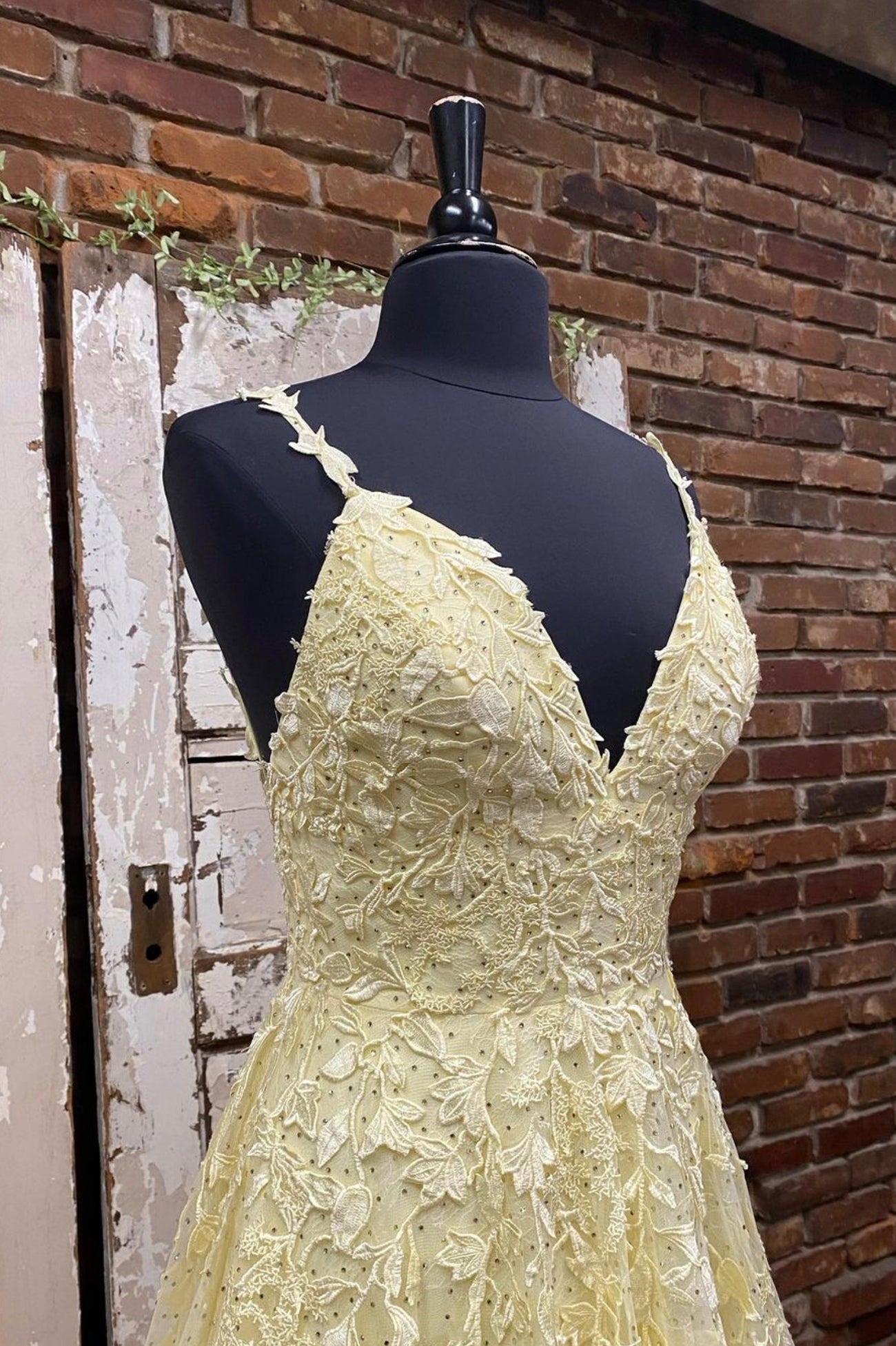 Evening Dress Dresses, Yellow V-Neck Lace Long Prom Dress, A-Line Spaghetti Straps Evening Dress